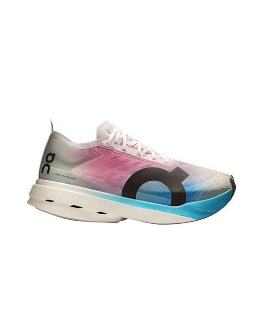 On Women's Cloudboom Strike - White / Horizon